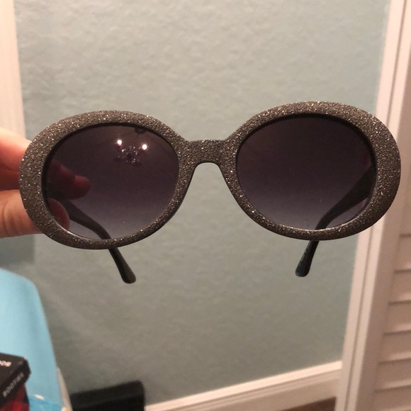 CLOUT GOGGLES 😎 - Picture 10 of 14